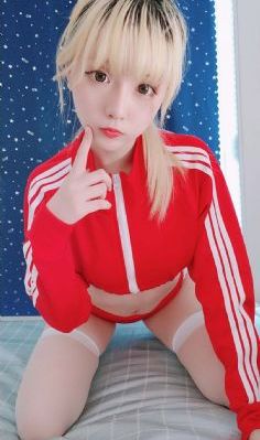 撅好屁股扒开腚眼调教女尊男卑-超清版普通话在线观看