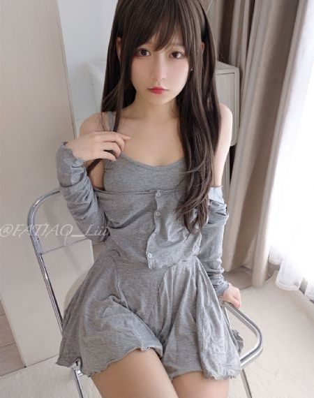 女同桌张开腿让我爽了一夜-首播蓝光版中文字幕包